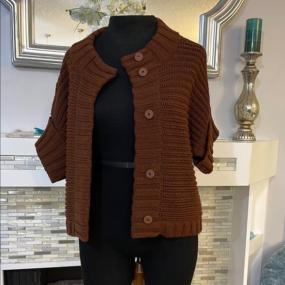 Max Mara Ladies Cardigan 100% wool Sweater with snap closure size Medium - Picture 2 of 9